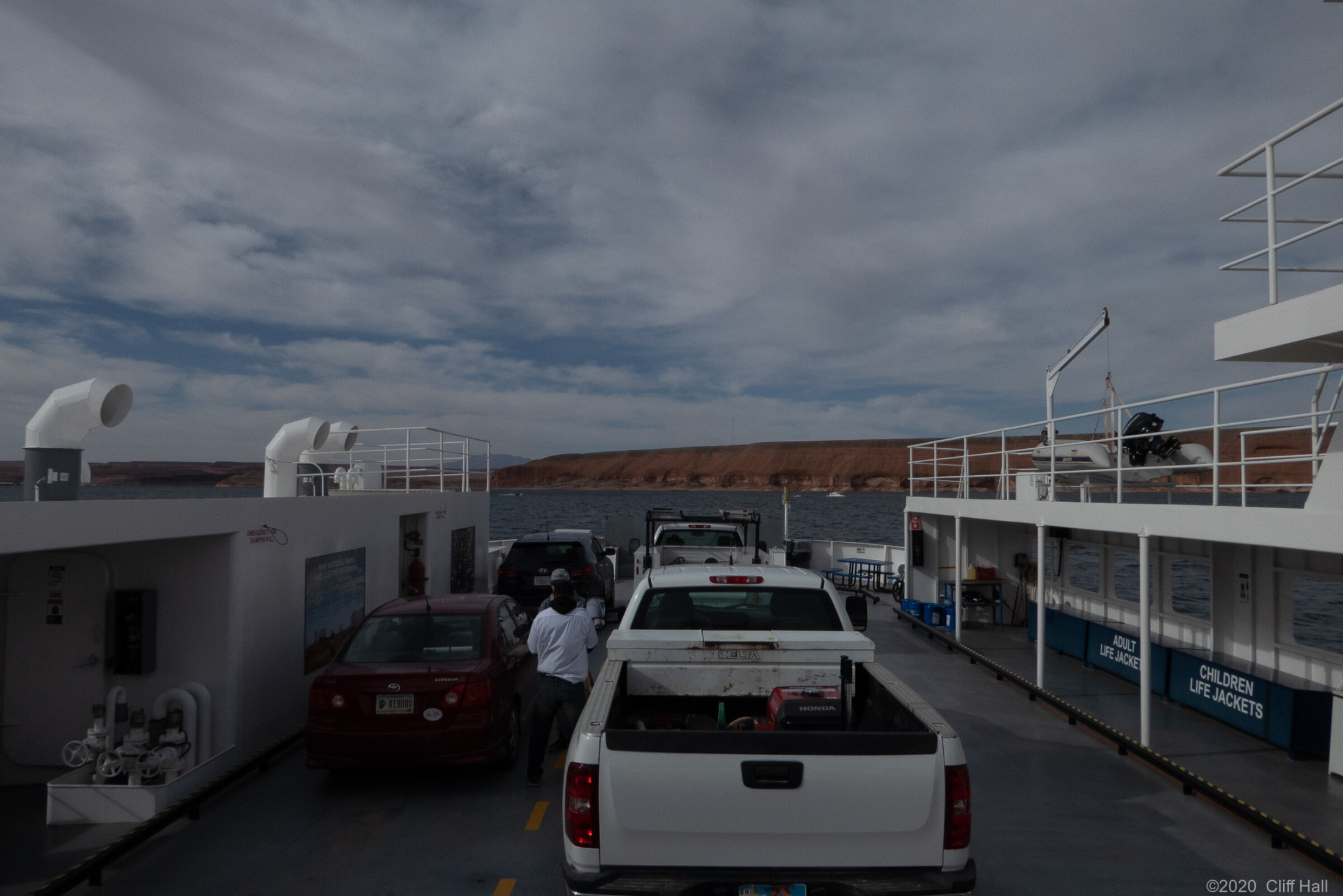 Hall's Crossing Ferry