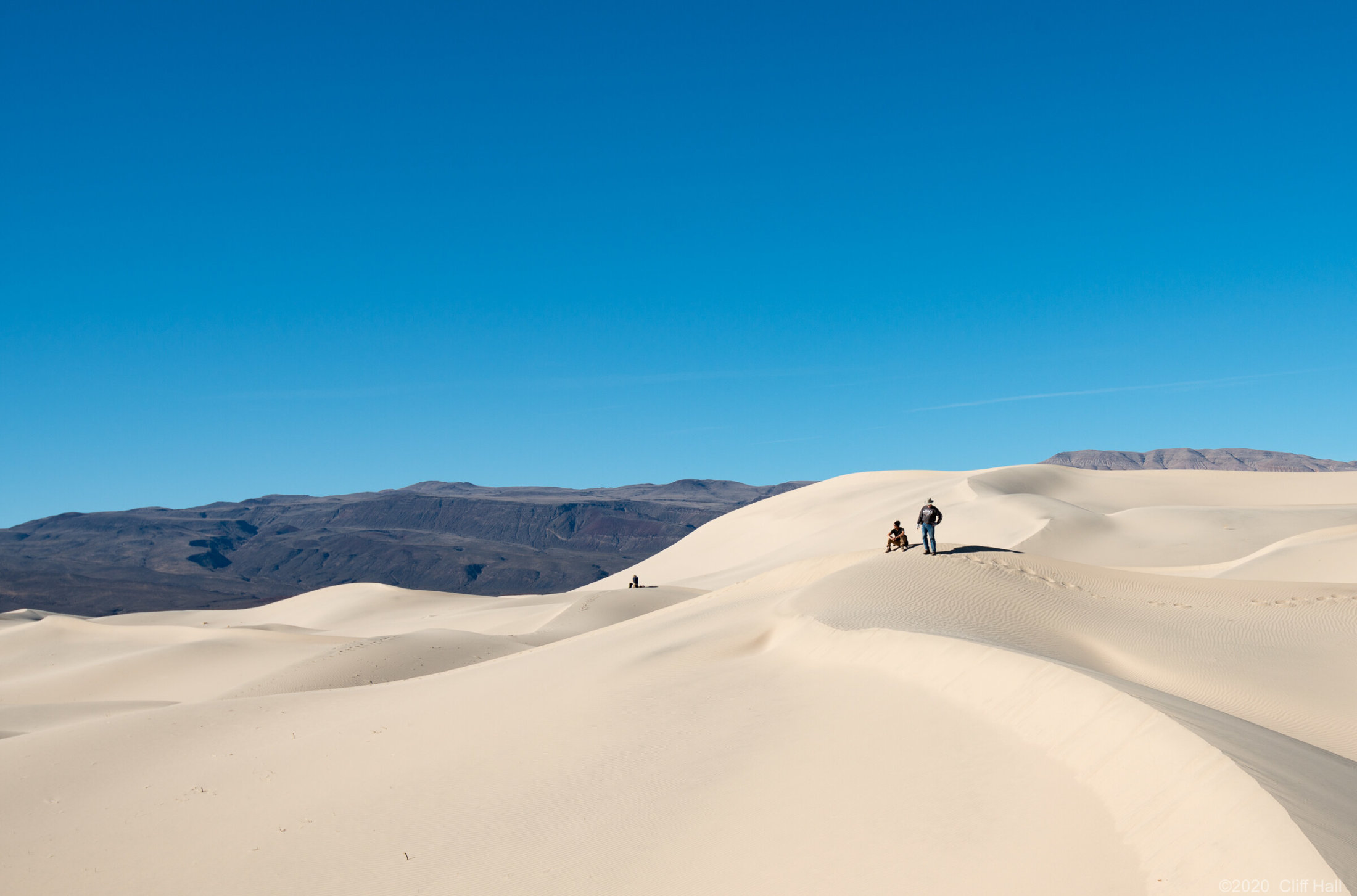 Duc and Don at Eureka Dunes